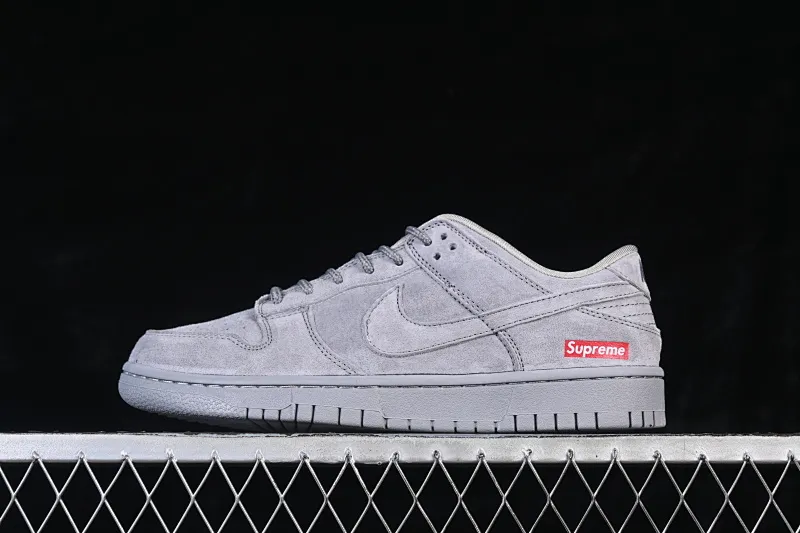 All categories Nk SB Dunk Series Nk SB Dunk Low High-end customized low-top sneakers Nike SB Dunk Low Superme joint Gray Pig Eight High-end customized low-top casual sneakers DD1988-003